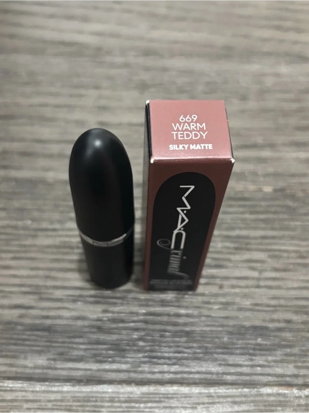 MAC Cosmetics matte teddy